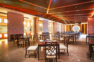 复古风格餐厅室内场景