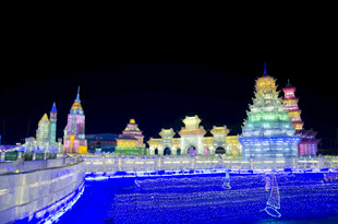 梦幻冰雪城堡夜景