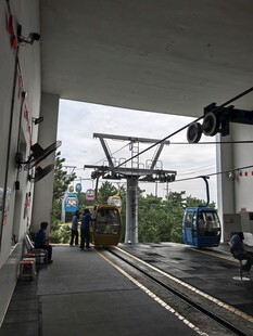 户外缆车轨道场景