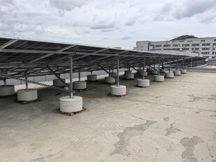屋顶太阳能光伏阵列设施