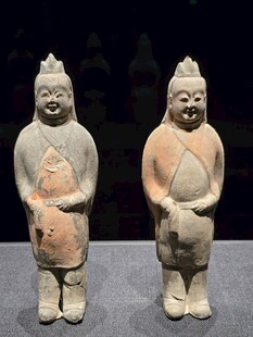 徐显秀墓三棱风帽俑