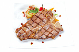 美味多汁的香煎牛排