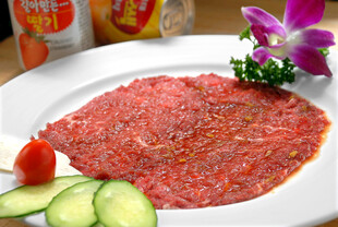 美味生牛肉片摆盘精致
