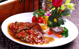 美味酱汁牛排摆盘精致