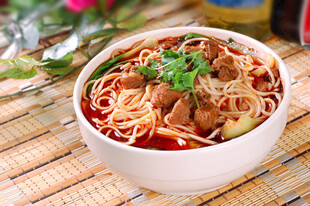 香辣美味红油面皮