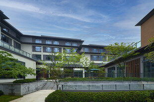 现代风格庭院式建筑景观