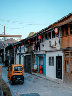 古巷街边景象