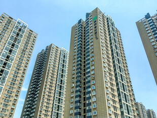 高楼林立的城市建筑群