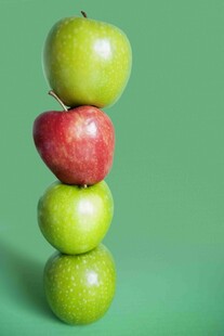 青红苹果堆叠造型