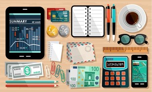 办公桌面的多样商务用品