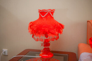 红色流苏台灯