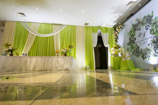 绿色系婚礼迎宾区布置