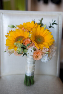 向日葵新娘手捧花