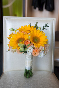 向日葵手捧花 清新浪漫