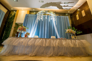 浪漫婚礼舞台布置场景