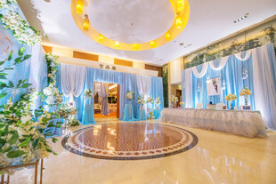 豪华婚礼迎宾厅布置场景