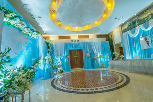 梦幻蓝色系婚礼迎宾厅布置