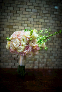 唯美粉色系花卉手捧花