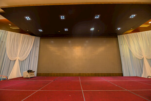 空旷华丽的室内活动场地