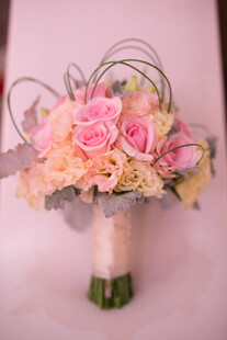 浪漫粉色系精美手捧花