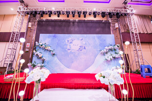 浪漫婚礼舞台布置场景