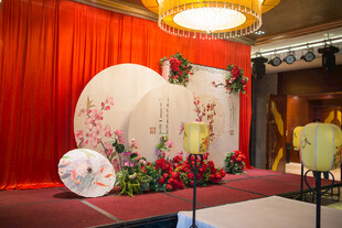 中式婚礼舞台布置场景