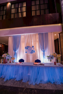 梦幻蓝色系婚礼布置场景