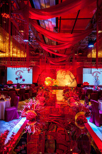 中式婚礼红色浪漫布置场景