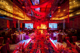 华丽红色系婚礼宴会场景