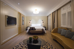 现代简约风豪华卧室空间