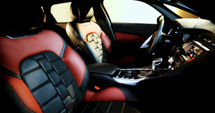 炫酷红黑汽车内部内饰