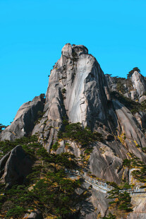 巍峨奇峰