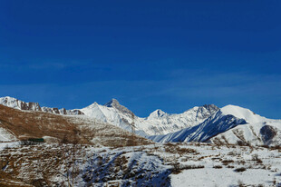 雪山壮丽风光
