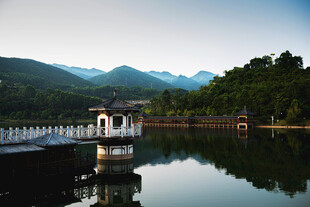 湖畔美景