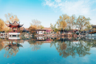 湖畔古建美景