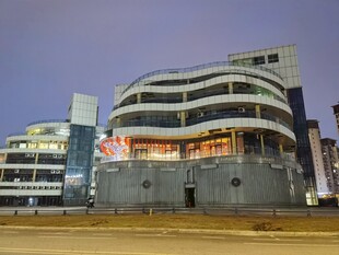 现代风格多层建筑外观