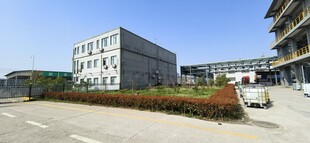 现代风格办公楼外观