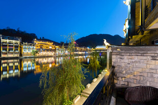 河畔夜景 静谧迷人的水乡