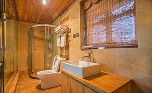 木质温馨风浴室设计