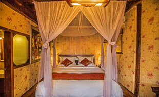 豪华温馨四柱床卧室空间