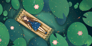女子躺竹筏于荷塘间