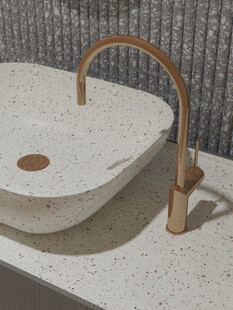 现代简约风格洗手盆与龙头