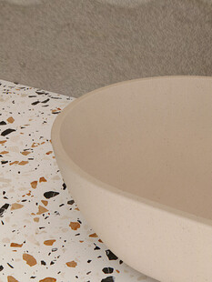 水磨石台面搭配米色洗手盆