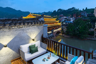 河畔露台 赏景休憩好地方