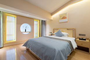 温馨简约卧室室内场景