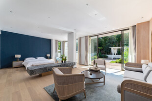 现代简约风卧室与休闲区