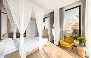 简约温馨的现代卧室空间