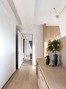 简约风走廊的清新绿植布置