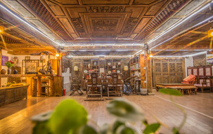 温馨书店内景展示