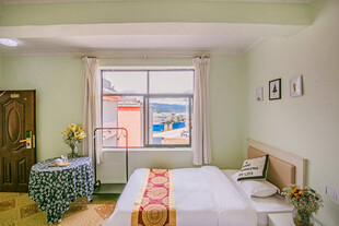 温馨简约风卧室室内场景